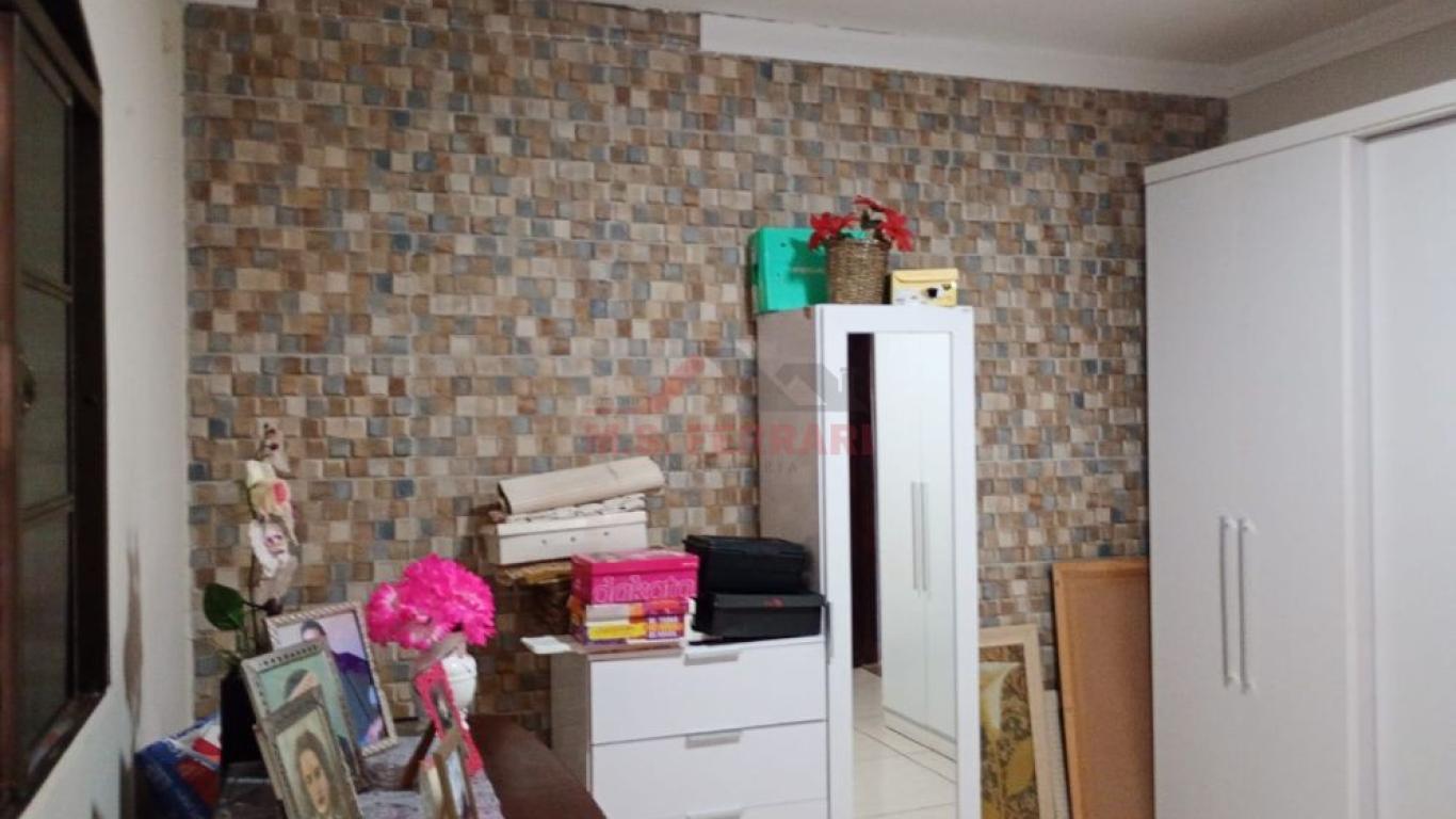CASA NA Vila Operária em Assis