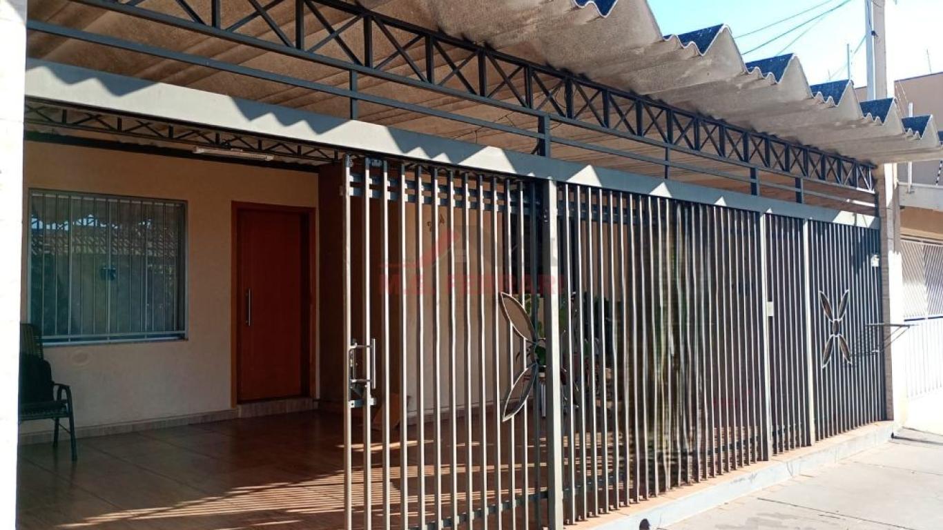 CASA NA Vila Operária em Assis