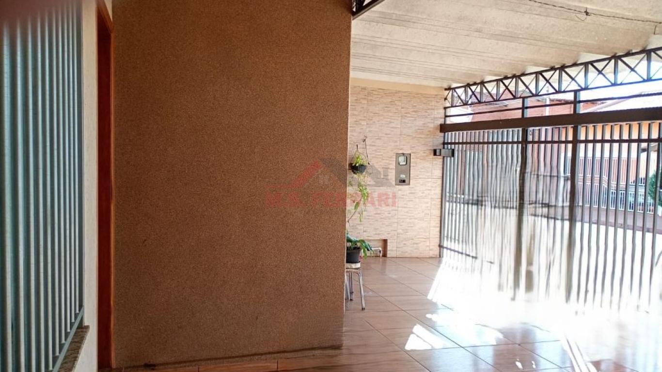 CASA NA Vila Operária em Assis