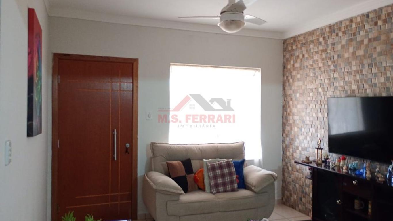 CASA NA Vila Operária em Assis