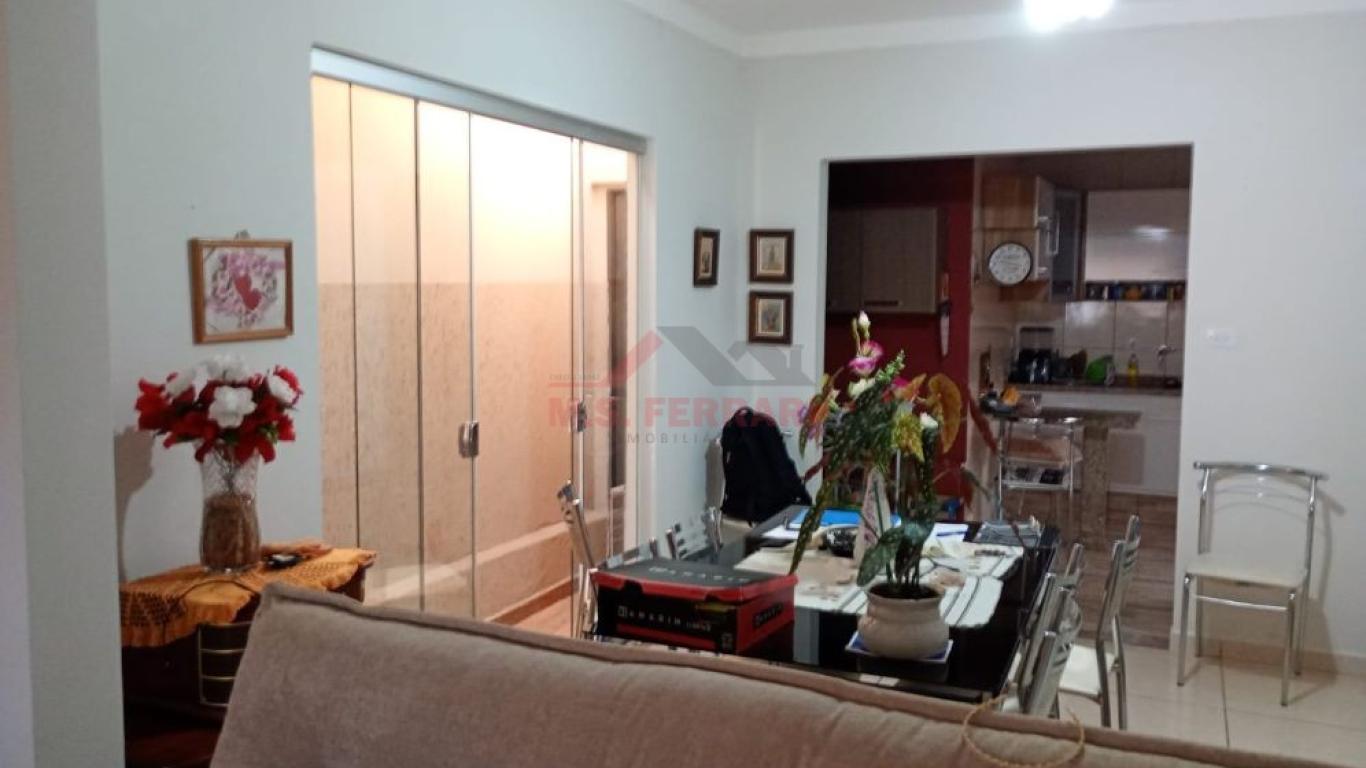 CASA NA Vila Operária em Assis