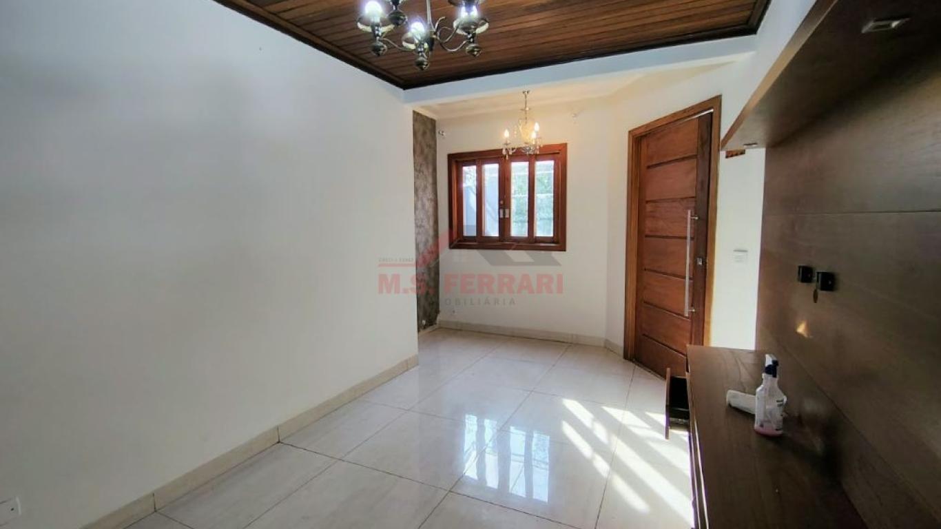 CASA NA Vila dos Comerciários em Assis