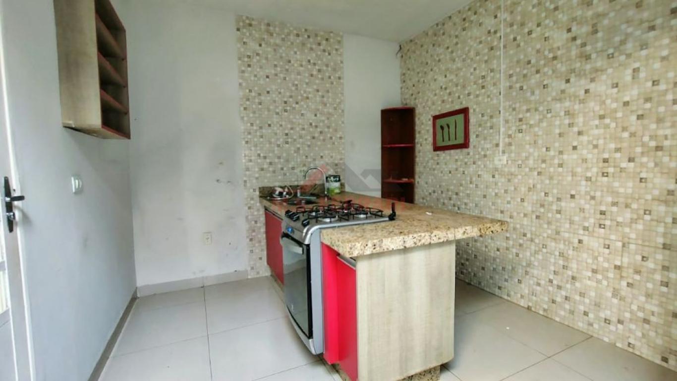 CASA NA Vila dos Comerciários em Assis