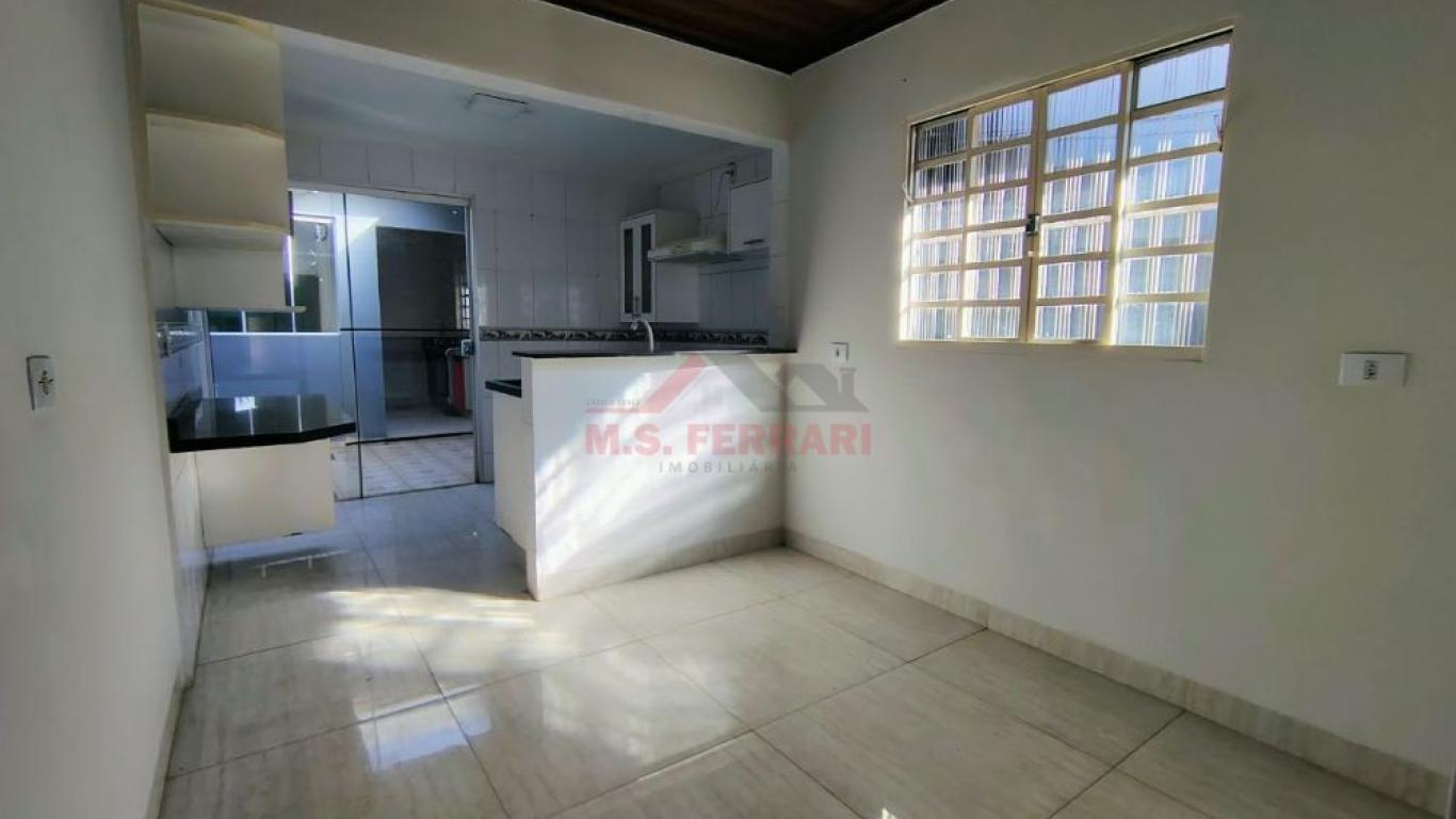CASA NA Vila dos Comerciários em Assis