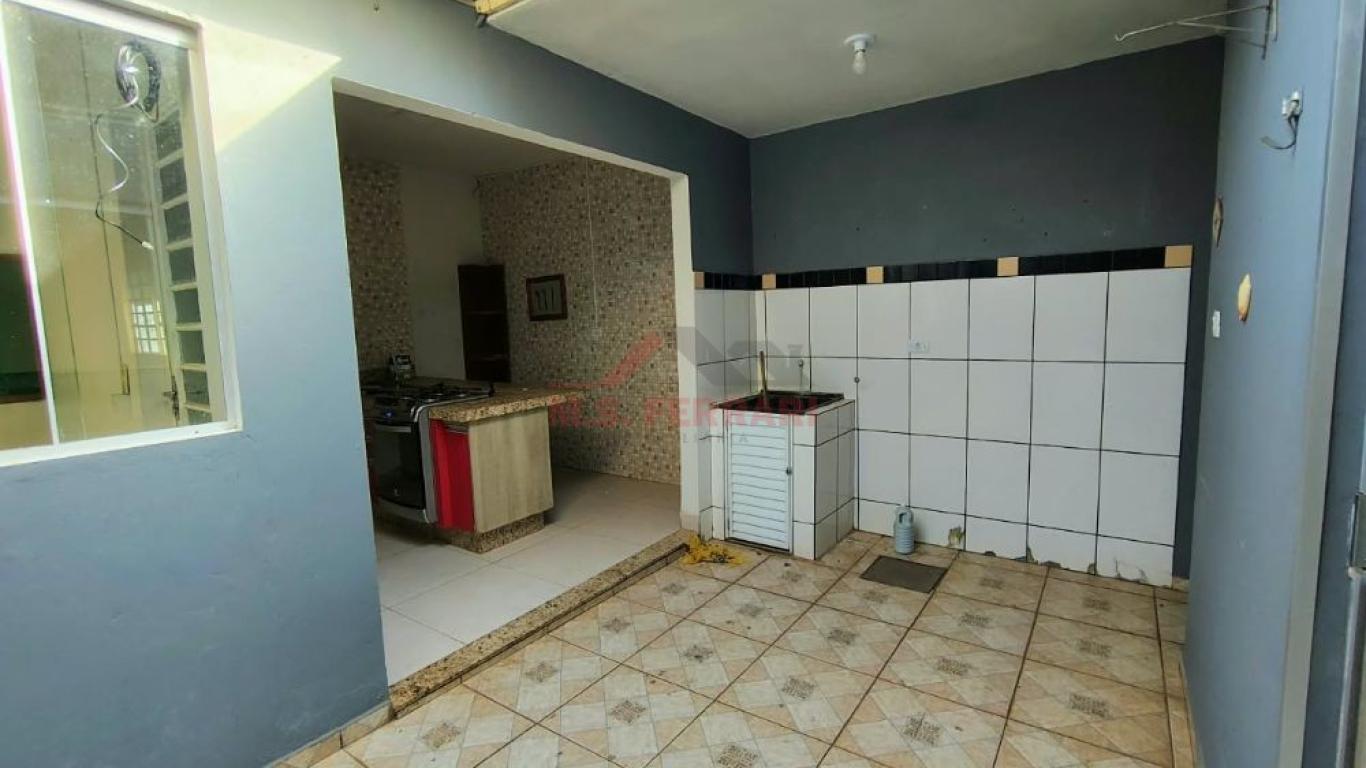 CASA NA Vila dos Comerciários em Assis