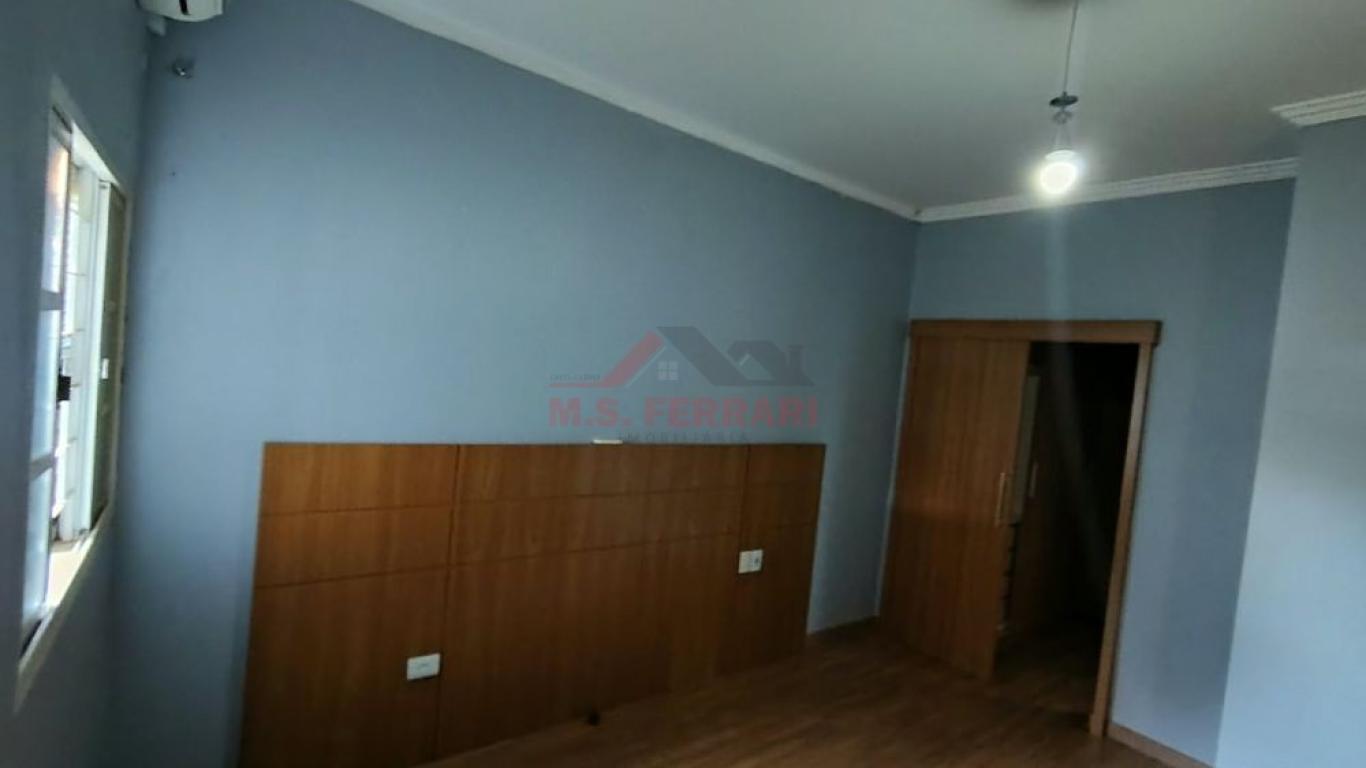 CASA NA Vila dos Comerciários em Assis