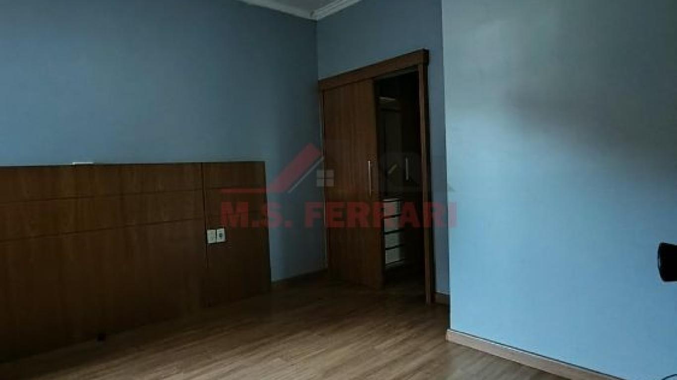 CASA NA Vila dos Comerciários em Assis