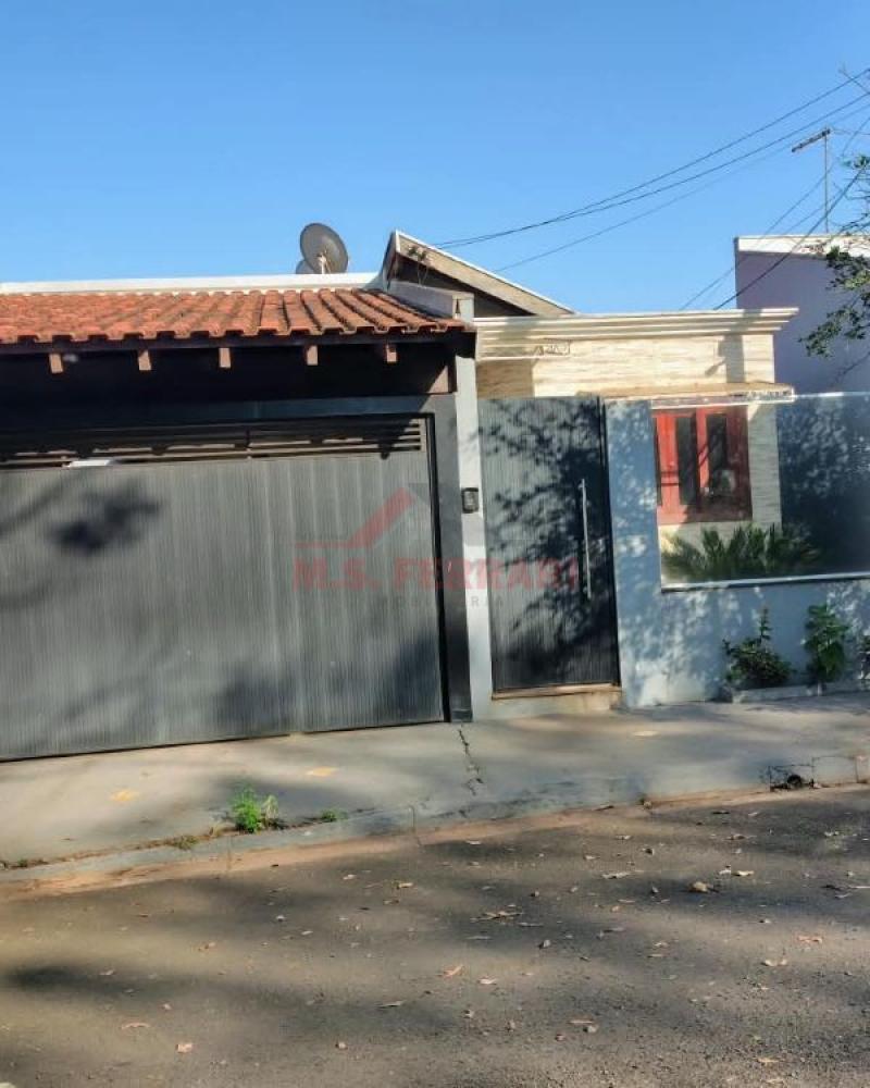 CASA NA Vila dos Comerciários em Assis