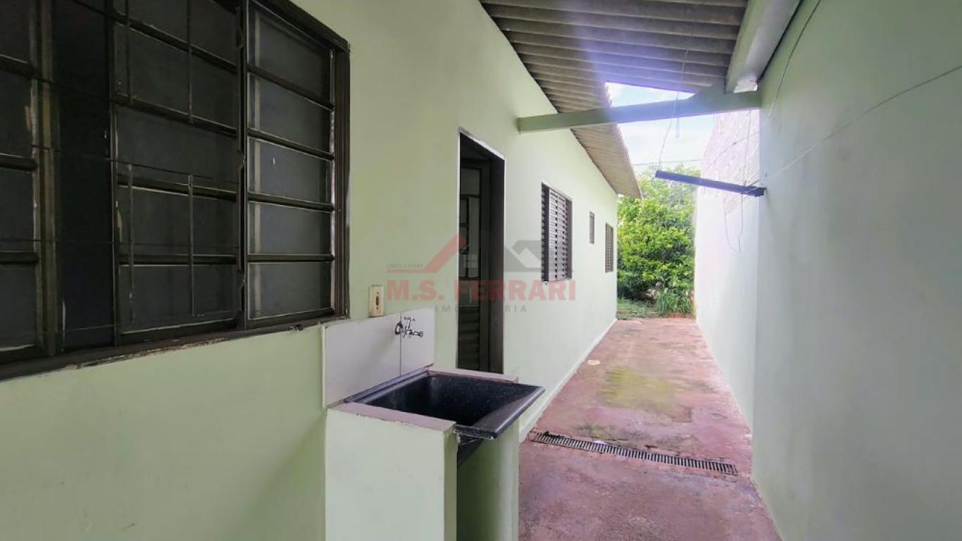 CASA NO Parque Universitário em Assis