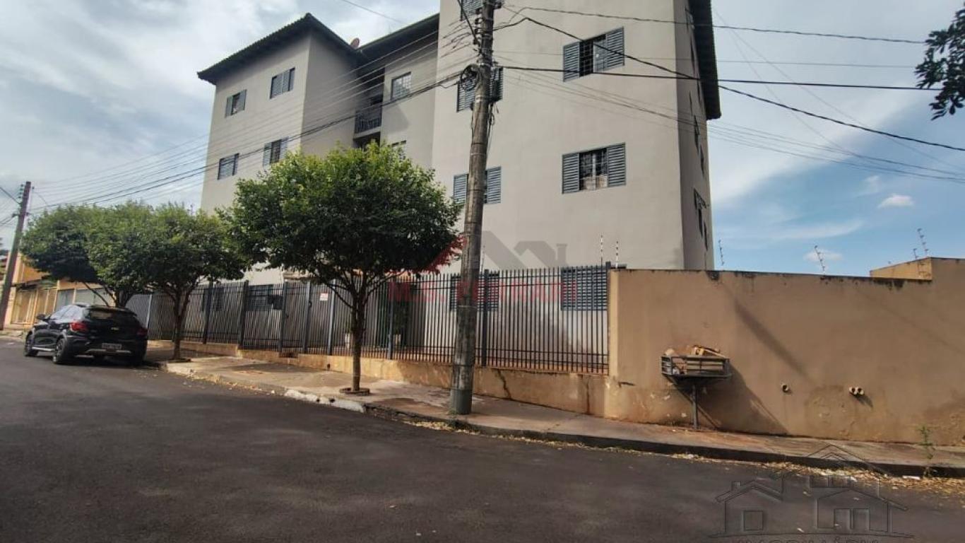 APARTAMENTO NA Centro em Assis