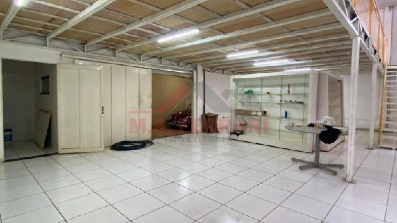 PONTO COMERCIAL NO Portal de São Francisco em Assis