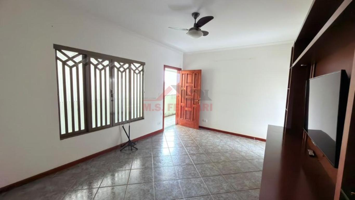 CASA NA Vila Glória em Assis