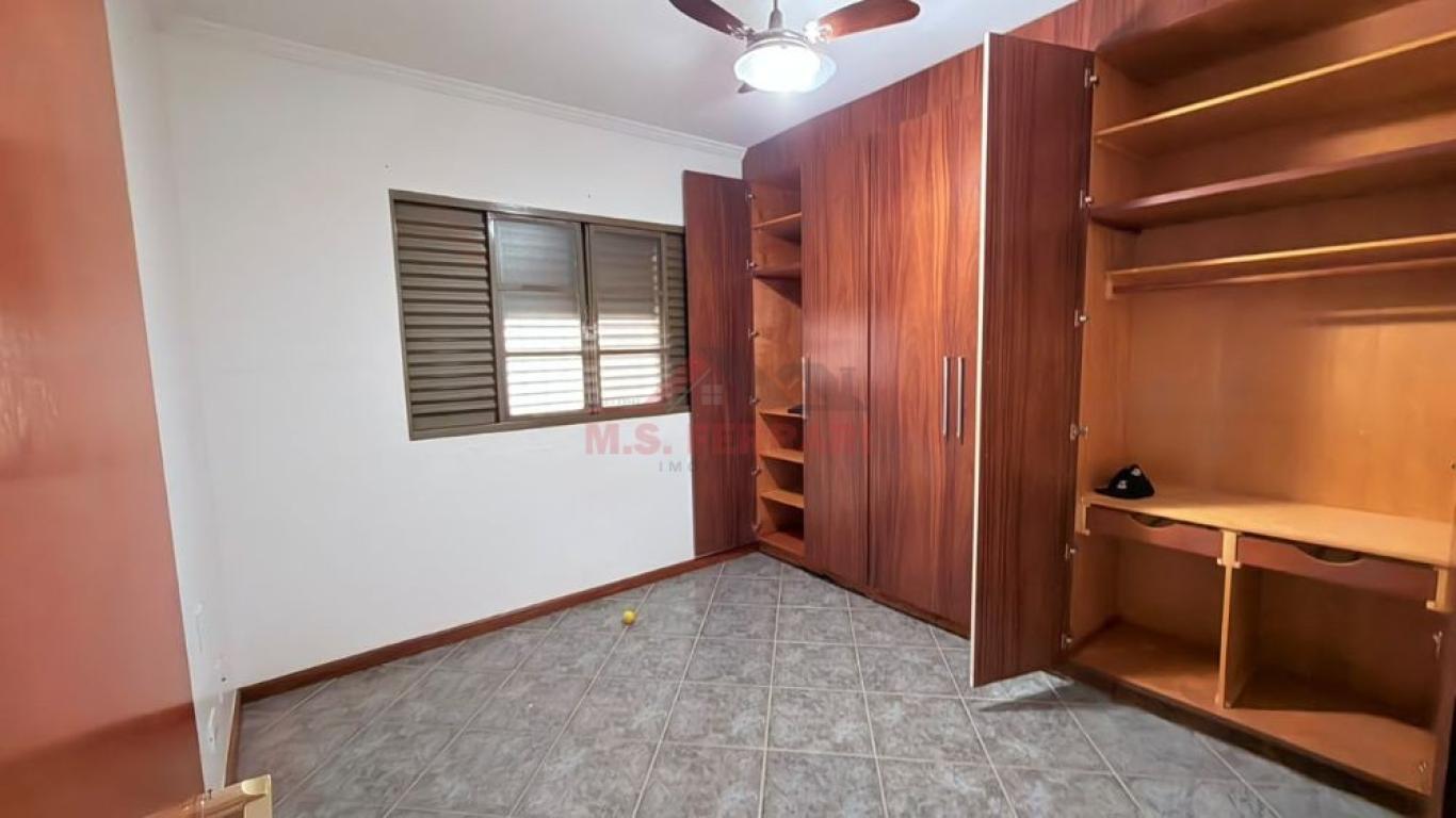 CASA NA Vila Glória em Assis