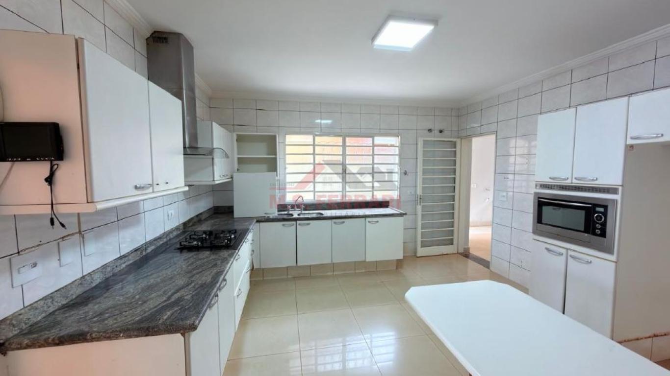 CASA NO Jardim Europa em Assis