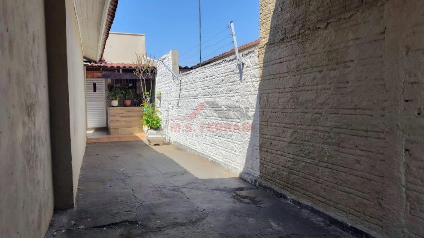 CASA NA Conjunto Habitacional Assis IV em Assis