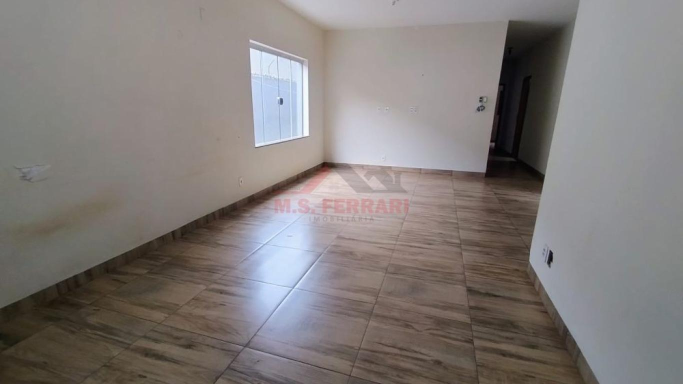 CASA NA Vila Tênis Clube em Assis