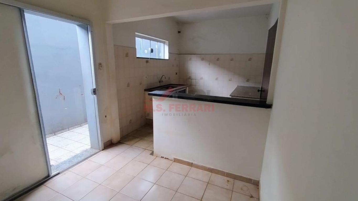 CASA NA Vila Tênis Clube em Assis
