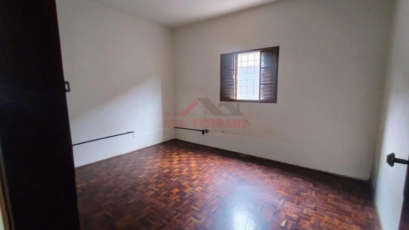CASA NA Vila Tênis Clube em Assis