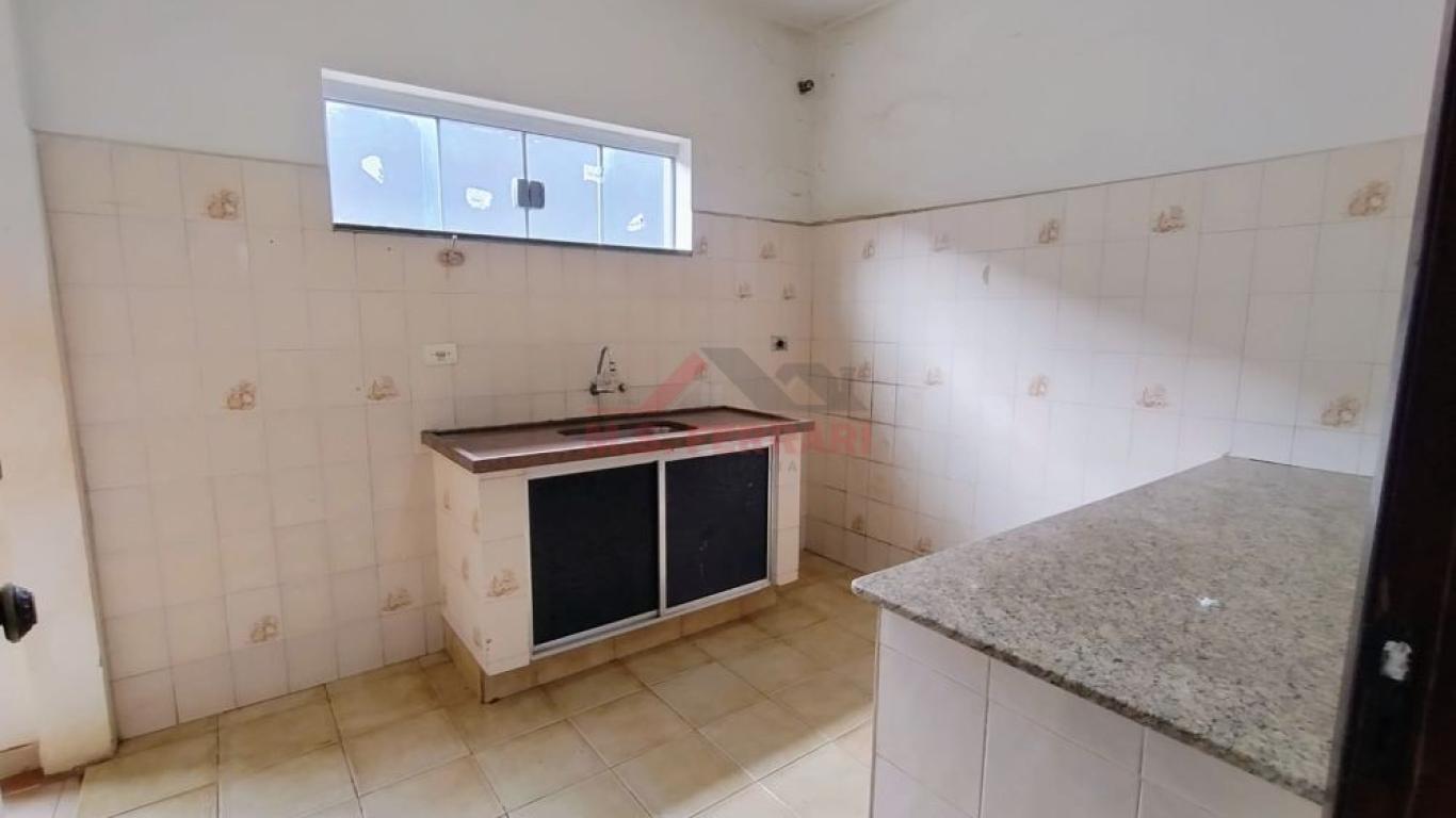 CASA NA Vila Tênis Clube em Assis