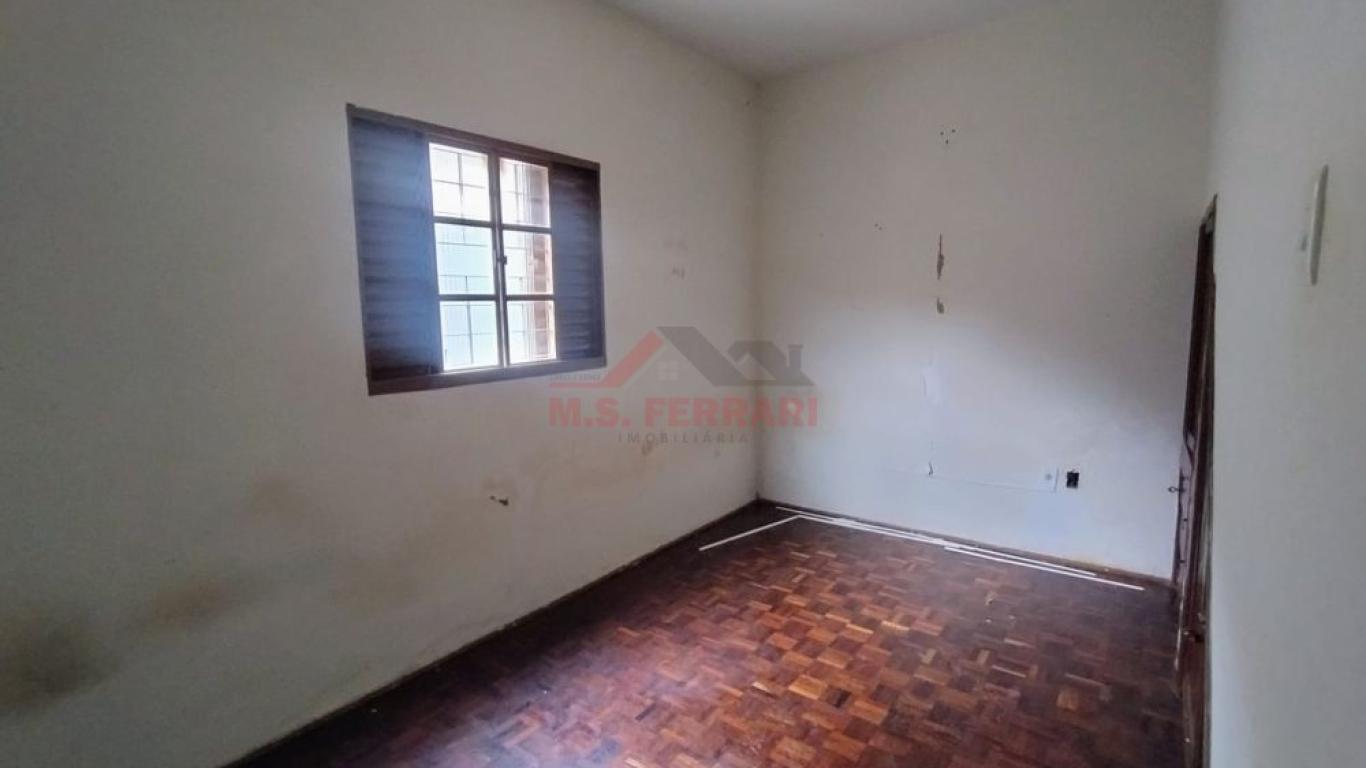 CASA NA Vila Tênis Clube em Assis