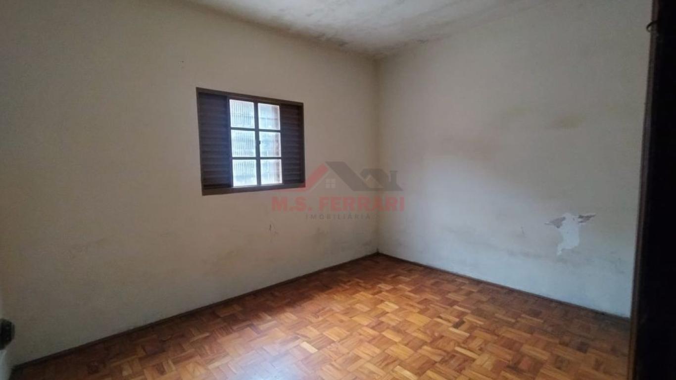 CASA NA Vila Tênis Clube em Assis