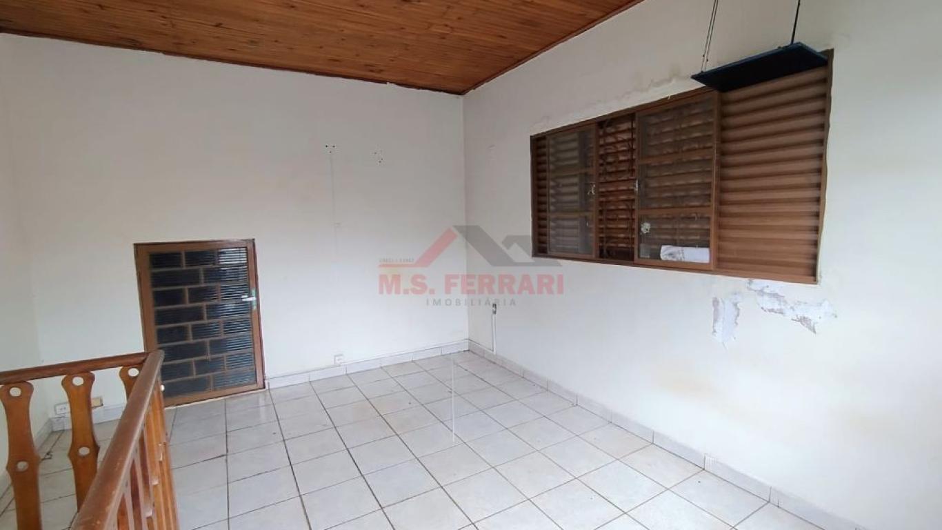 CASA NA Vila Tênis Clube em Assis