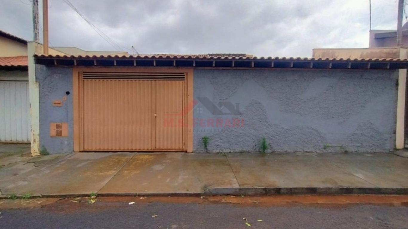 CASA NA Vila Tênis Clube em Assis
