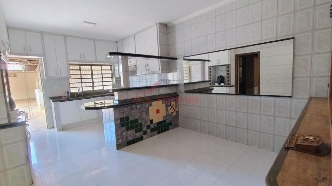 CASA NA Vila Ribeiro em Assis