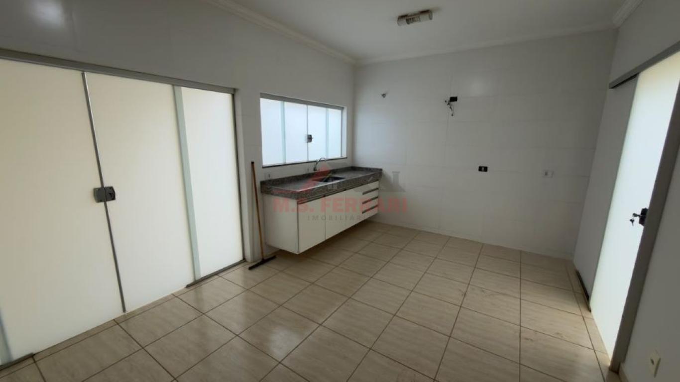 CASA NA Vila Ouro Verde em Assis
