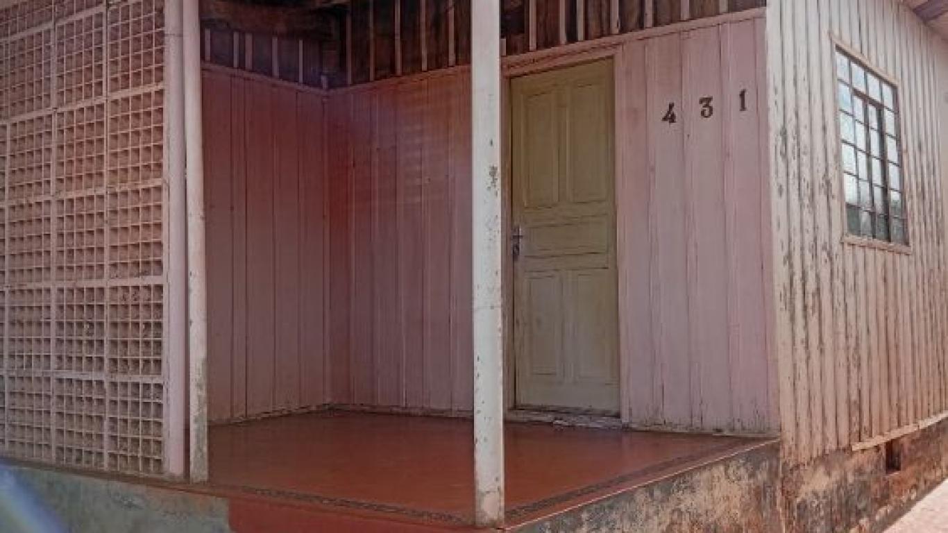 CASA NA Vila Central em Assis
