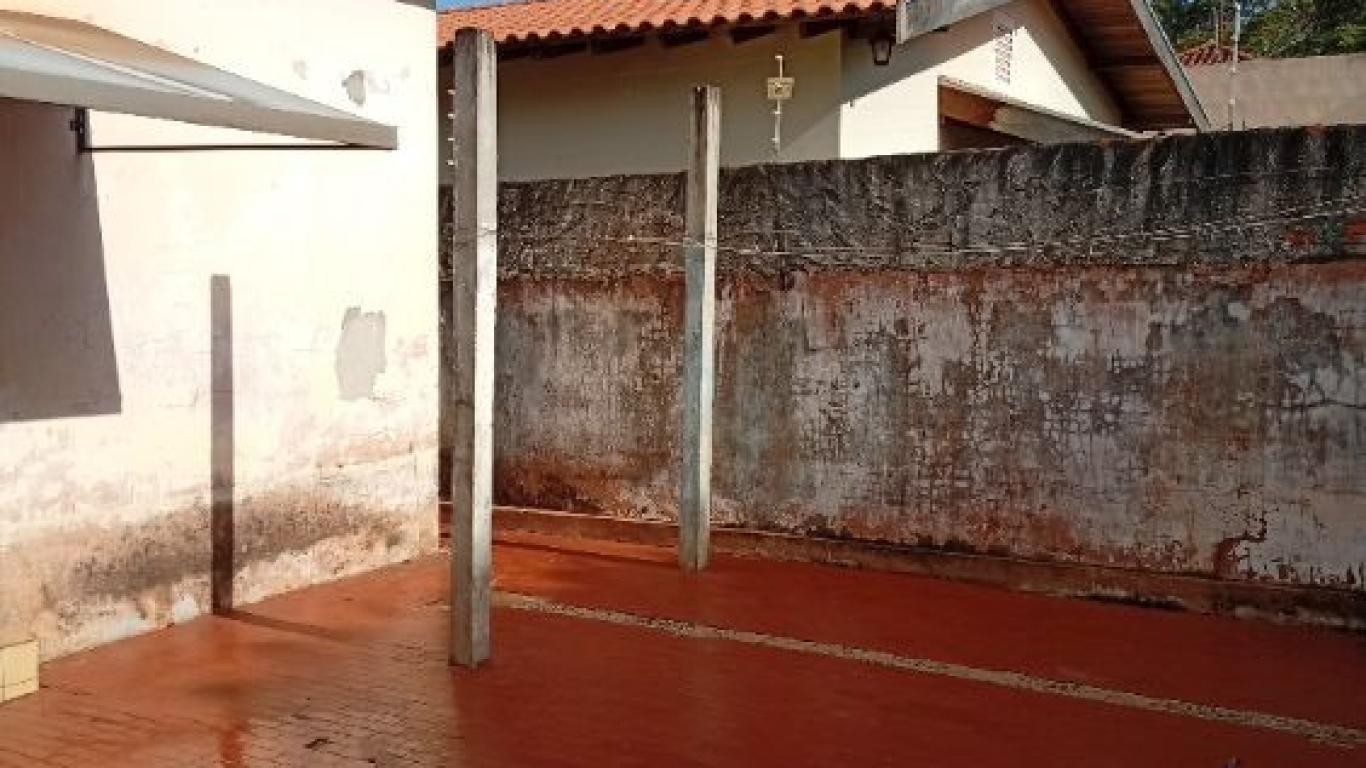 CASA NA Vila Central em Assis