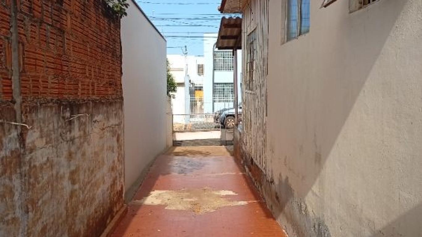 CASA NA Vila Central em Assis