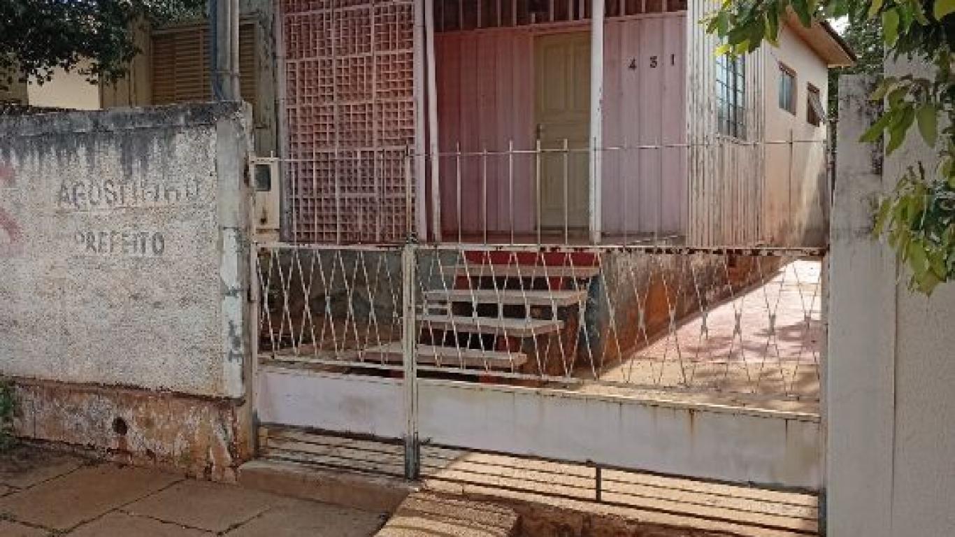CASA NA Vila Central em Assis