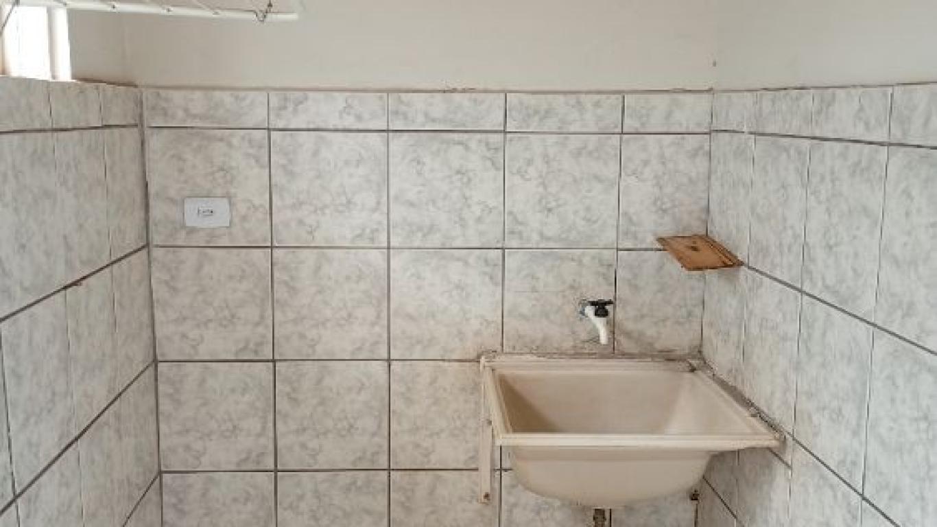 CASA NA Vila Operária em Assis