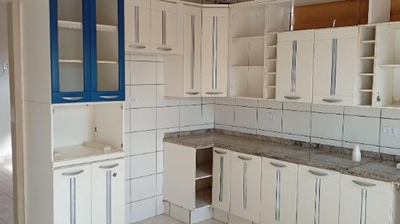 CASA NA Vila Operária em Assis