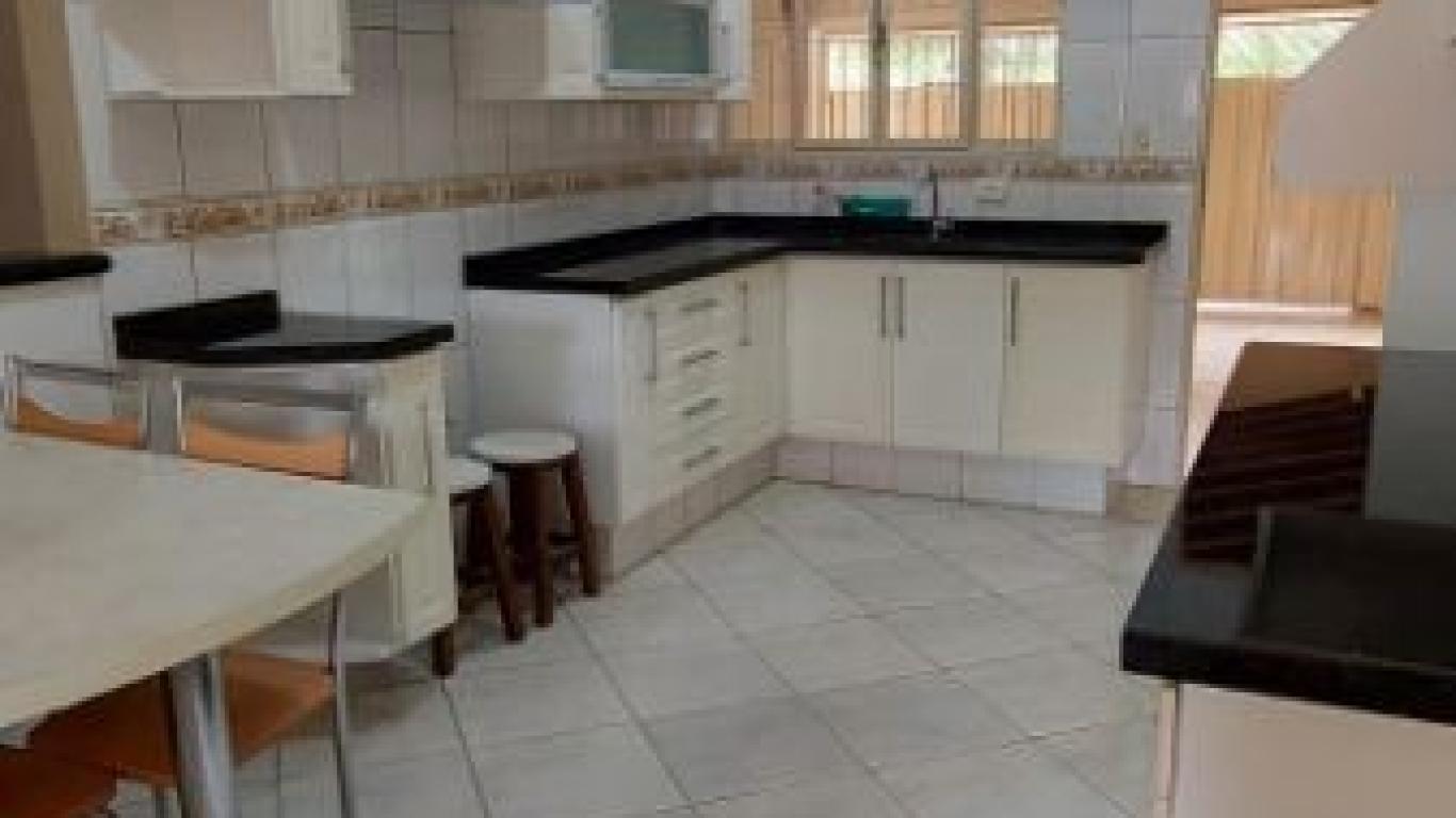 CASA NO Jardim Paulista em Assis