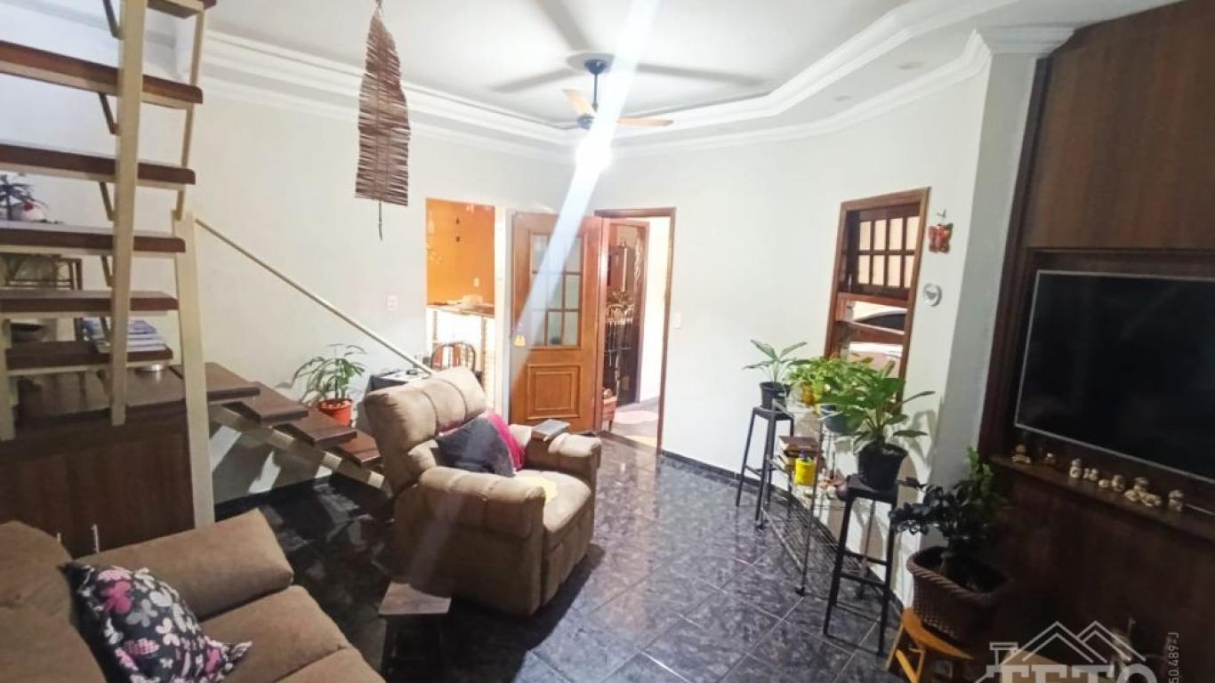 CASA NA Vila Progresso em Assis