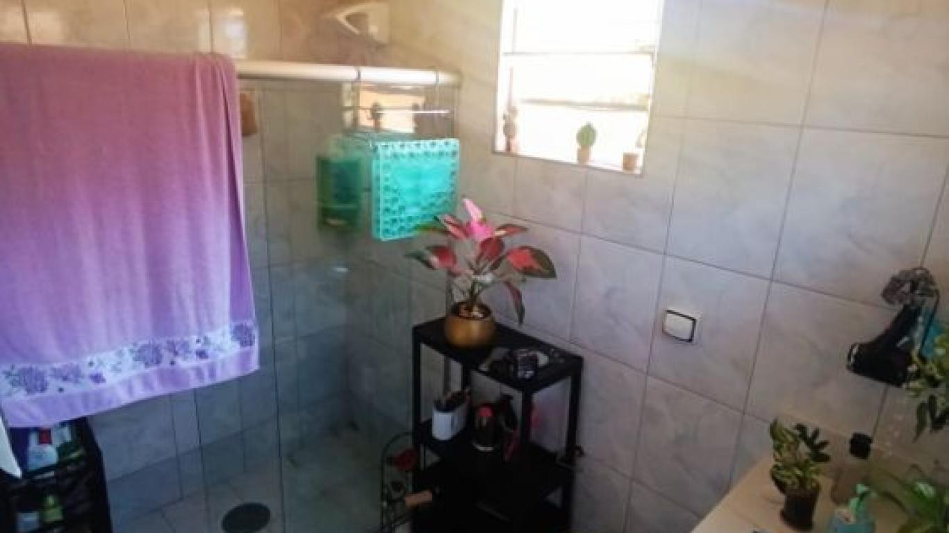 CASA NA Vila Progresso em Assis