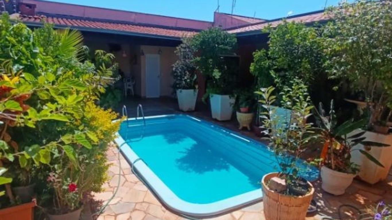 CASA NA Vila Progresso em Assis