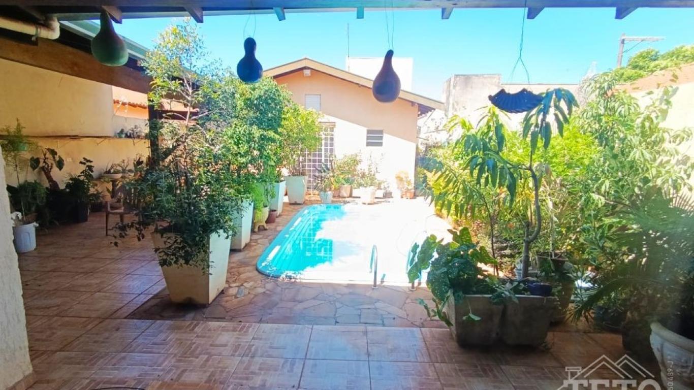 CASA NA Vila Progresso em Assis