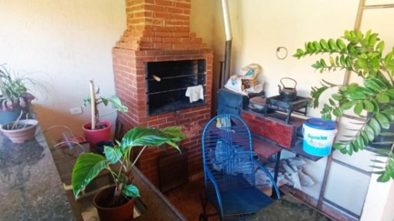 CASA NA Vila Progresso em Assis