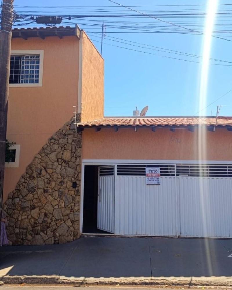 CASA NA Vila Progresso em Assis