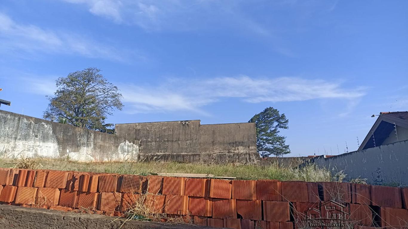 TERRENO NA Vila Nova Santana em Assis